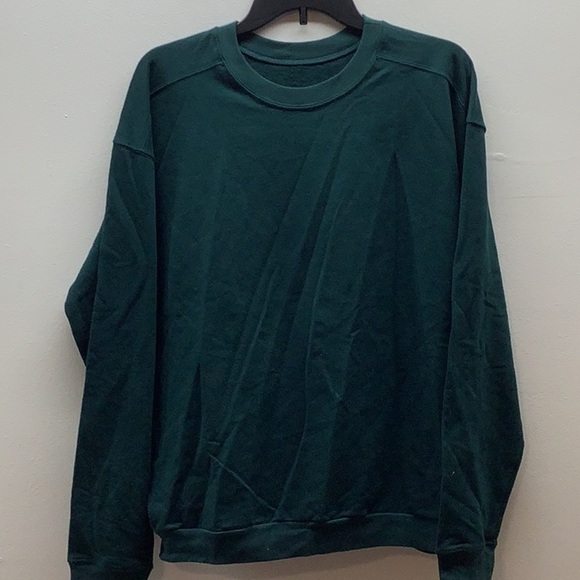 Gildan Dark Green Size Large Solid Color Sweatshirt. New Without Tags - Picture 1 of 4